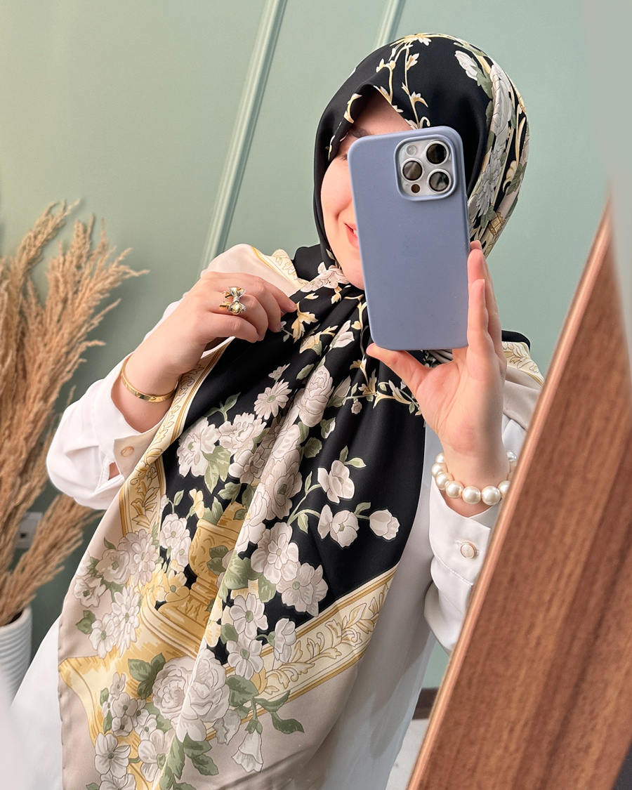 IMG_9932 روسری ابریشم گلگلی 4 - Image 1
