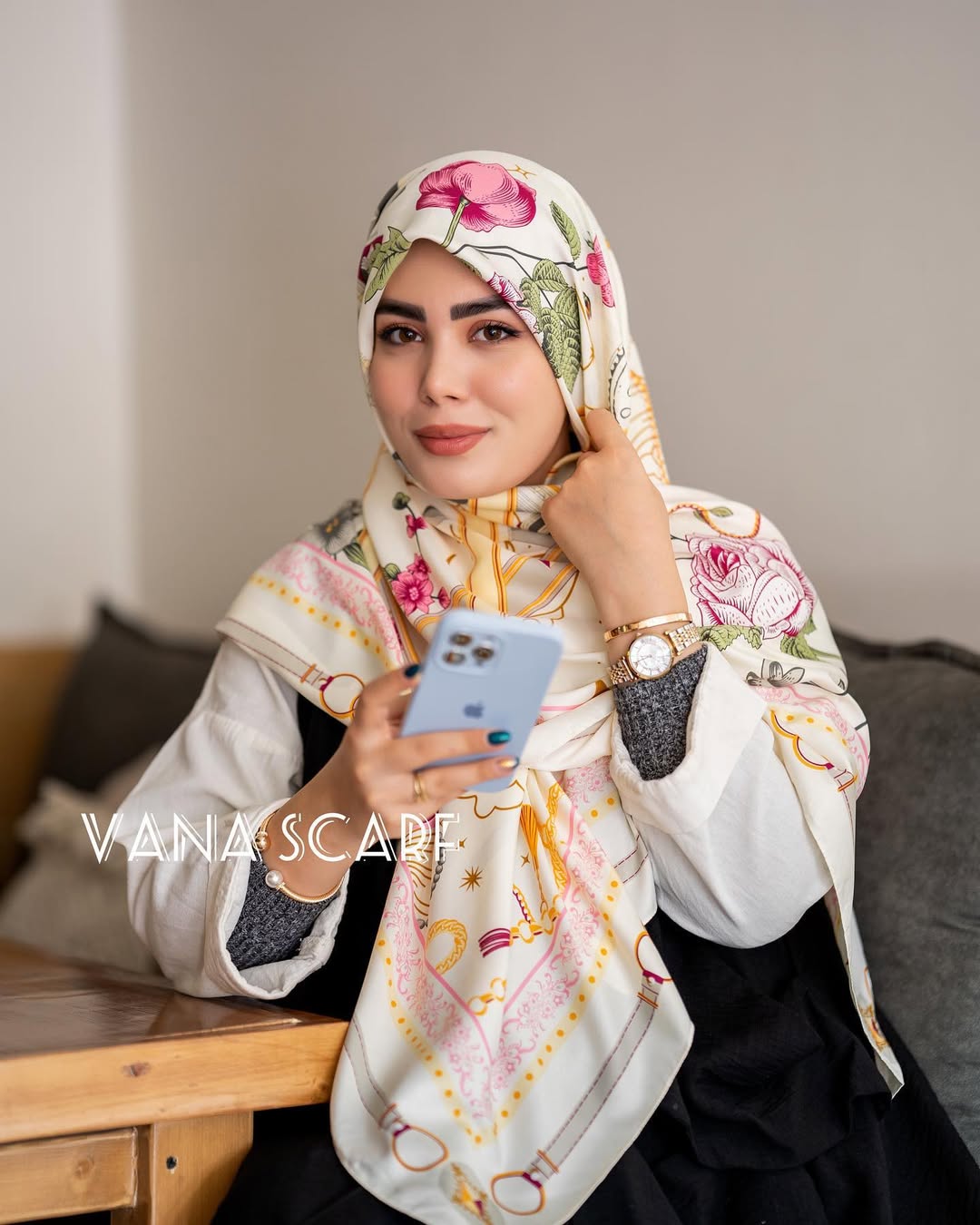 Snapinst.app_331603585_228013546322632_88942018802701960_n_1080 روسری توییل گل شبدر - Image 1