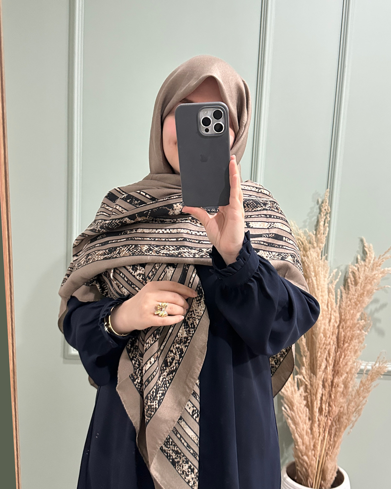 IMG_8757 روسری حاشیه پلنگی - Image 1