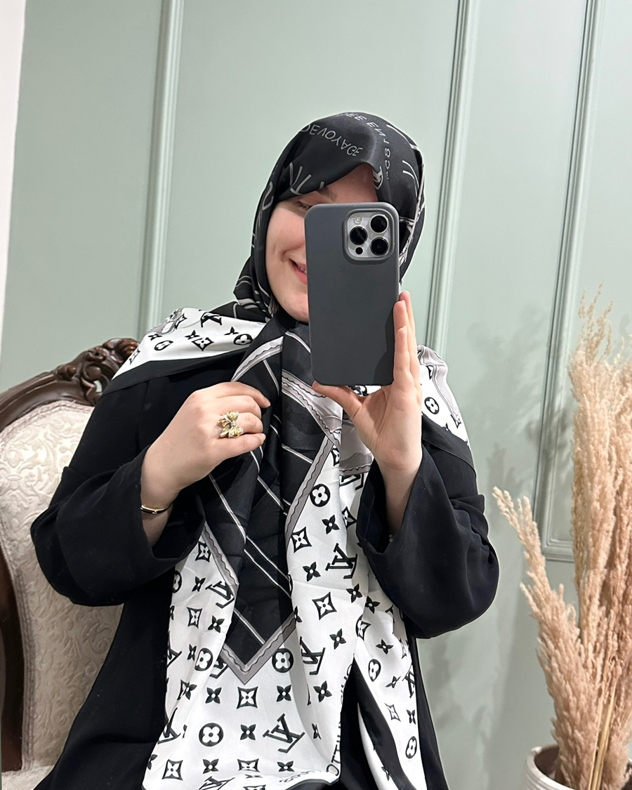 IMG_0088 روسری ابریشم LV - Image 1